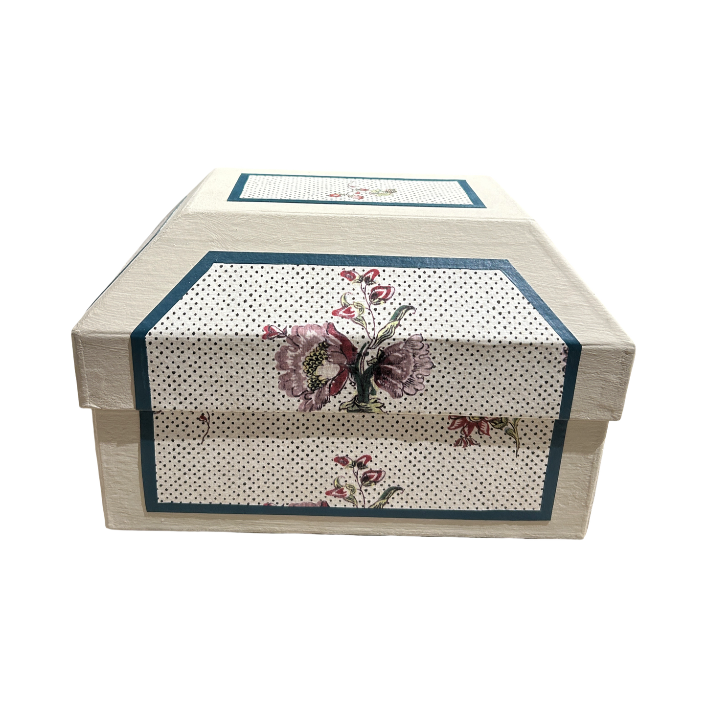 Antoinette Poisson Small Wedding Box No.100A "Traviata"