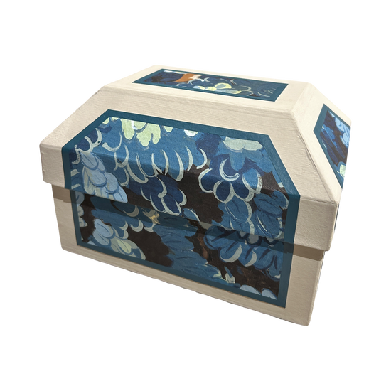 Antoinette Poisson Small Wedding Box No. 61 "Joli Bois"