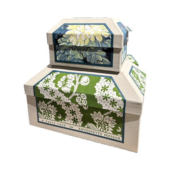 Antoinette Poisson Medium Wedding Box No.96C "Oratorio Green"