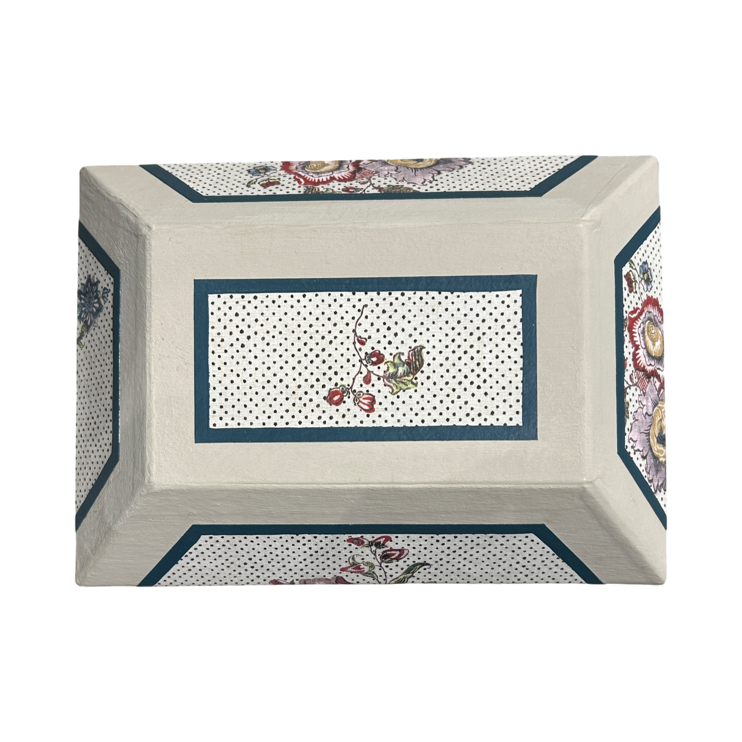 Antoinette Poisson Small Wedding Box No.100A "Traviata"