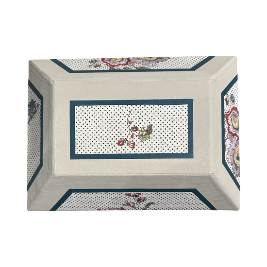 Antoinette Poisson Small Wedding Box No.100A "Traviata"