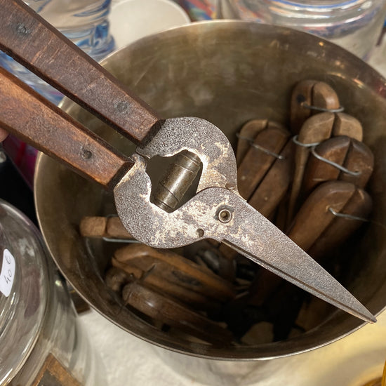 Load image into Gallery viewer, Vintage French Garden Snips
